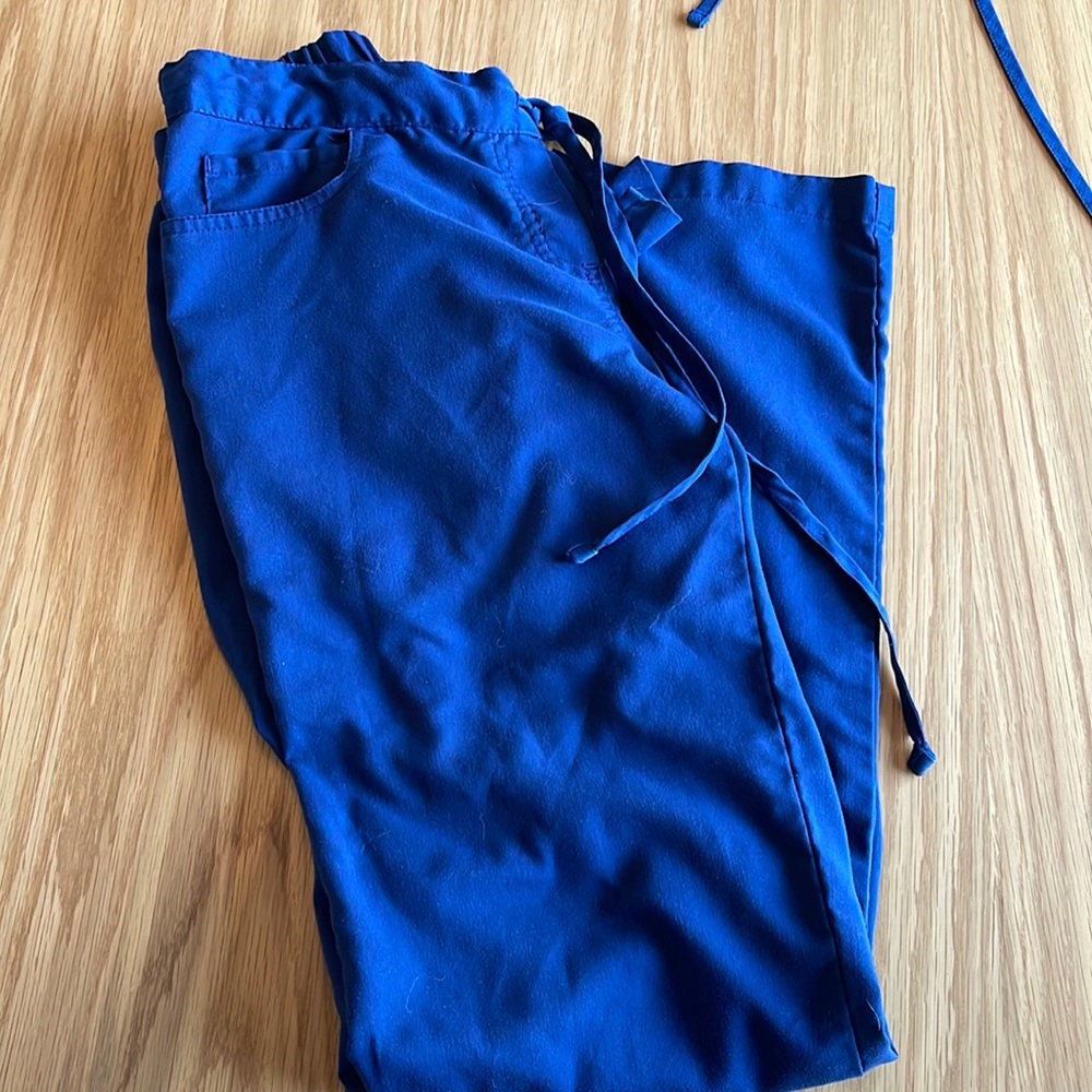 Greys Anatomy XS top and XS regular pant, navy color